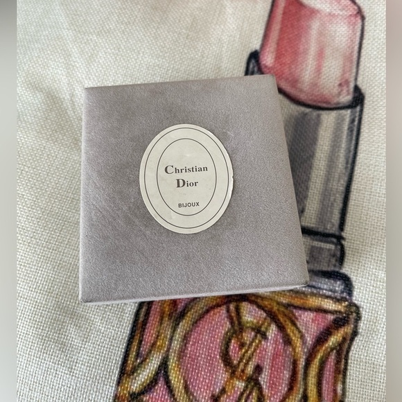 VTG Very RaRe CHRISTIAN DIOR gold-tone flower brooch pendant in box⭐️ COA⭐️🌹 - Picture 6 of 9